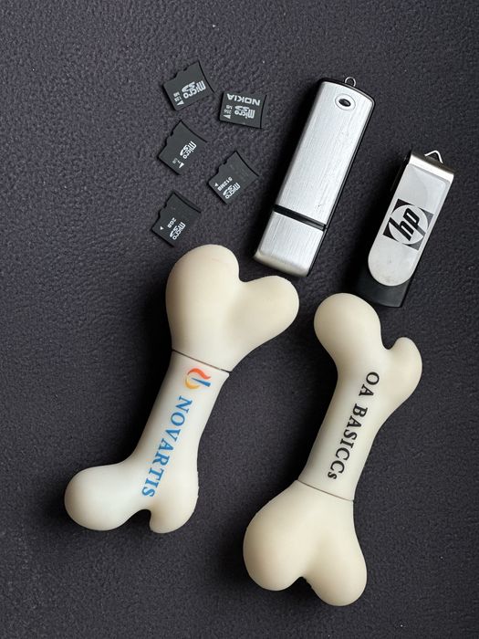 Флешки 9 штук робочі