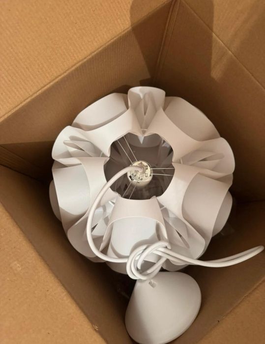 Dois candeeiro de teto suspensos Inspire sky Branco

Vendo individual