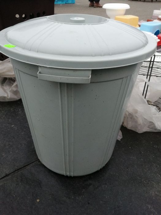 Бак для мусора с крышкой 50 литров мусорный бак