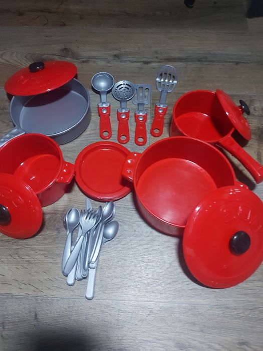 Набір посуду майже новий