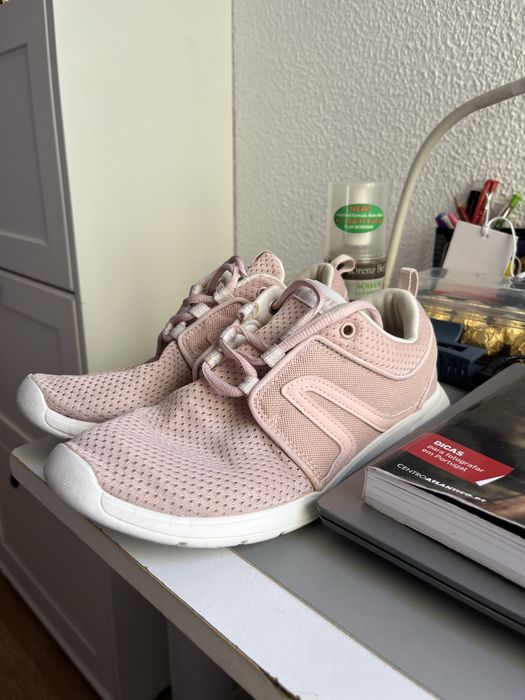 Tenis rosa de corrida