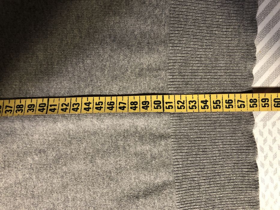 Sweter w serek rozm S