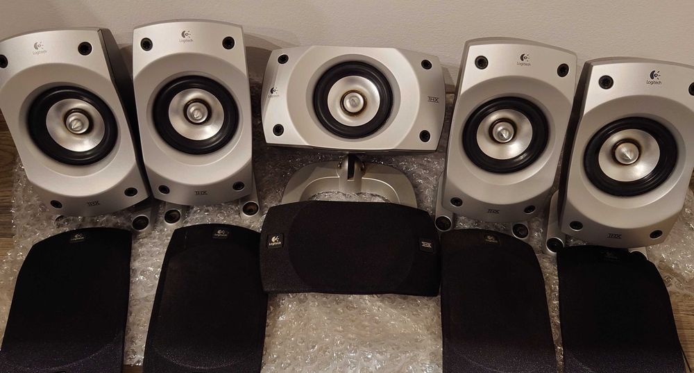 Głośniki satelity satelita centralny boczne Logitech Z-5500 maskownica