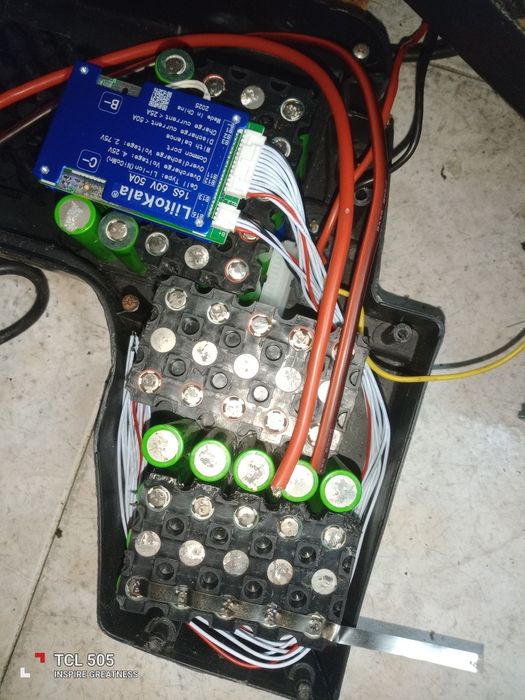 Baterias de lítio. Reparação e construção. Reparação de máquinas .