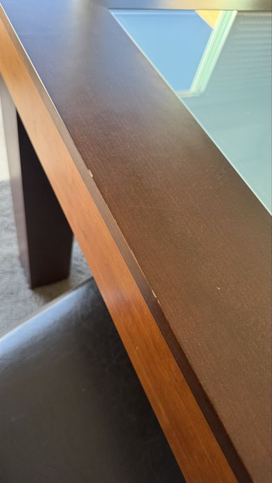 Mesa de Jantar em Madeira maciça e vidro temperado