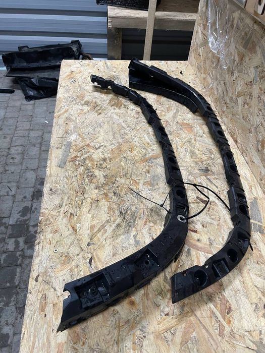 Арки пластикові Rivian