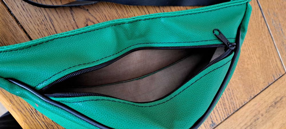 Sportowa nerka narciarska marki Kneissl z lat 80.