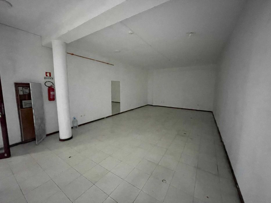 Loja Comercial - 43m2 - Centro de Penafiel