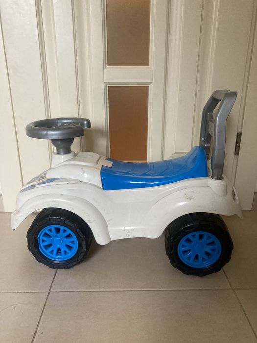 Дитяча машинка толокар