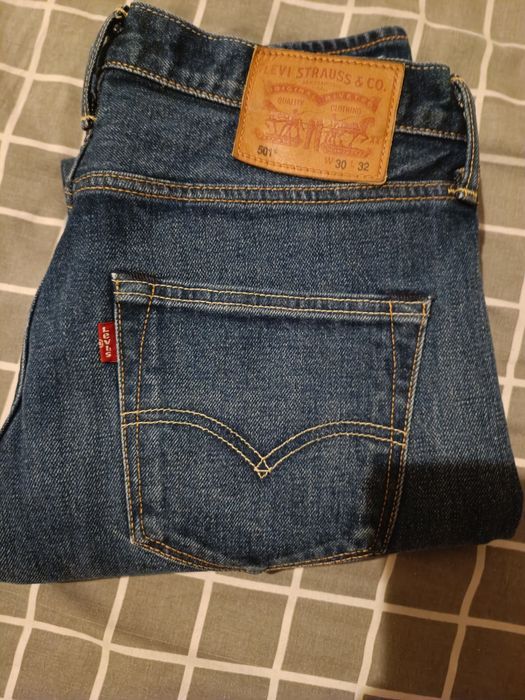 Джинсы levis 501    30/32