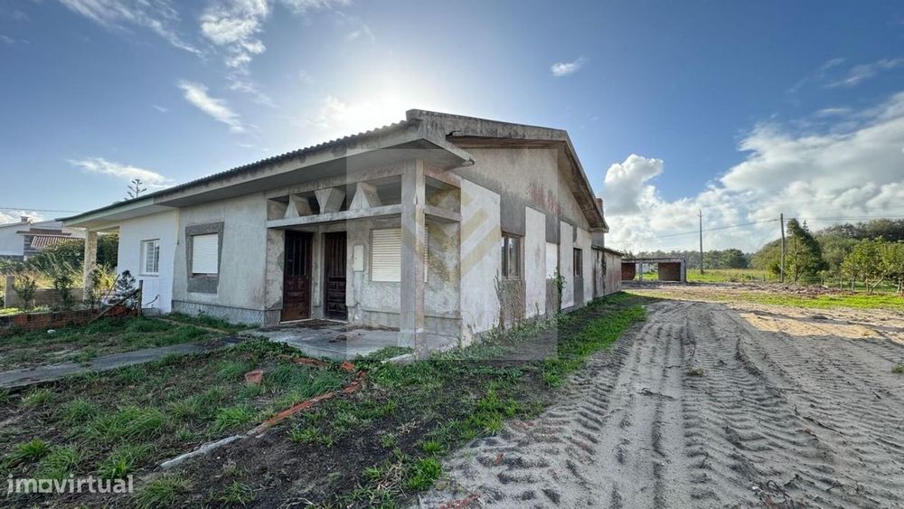 Moradia Geminada T3 em Bruto com Vista para a Ria