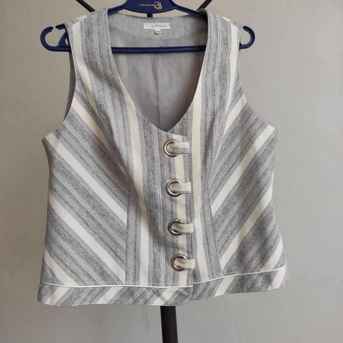 Двойка серого цвета