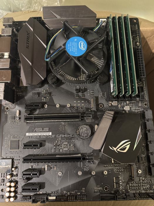 Placa pc STRIX B250 F,Memorias 32 G e outros compostos