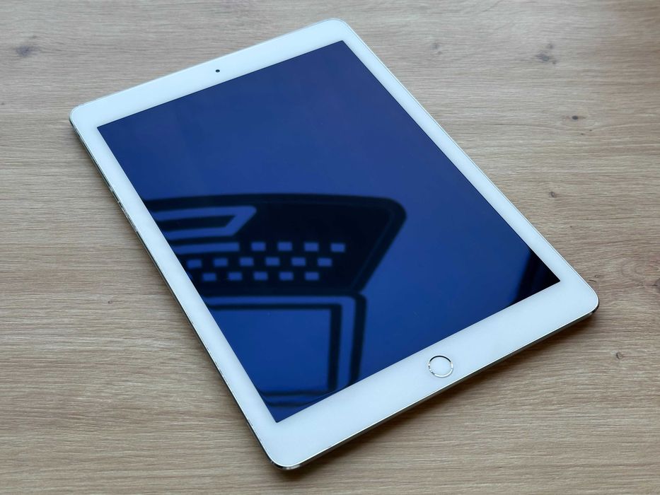 Tablet Apple iPad Air 2 gen. 64 GB Wi-Fi + LTE – bat: 67% – GW 3 msc