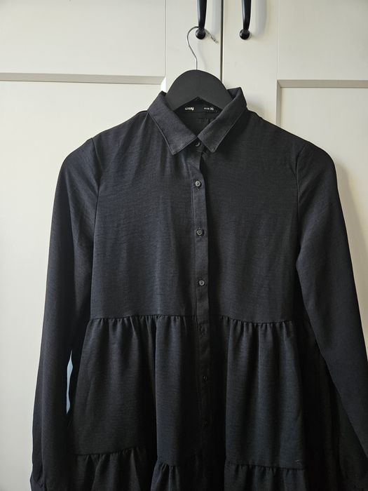 Czarna sukienka babydoll z falbanami