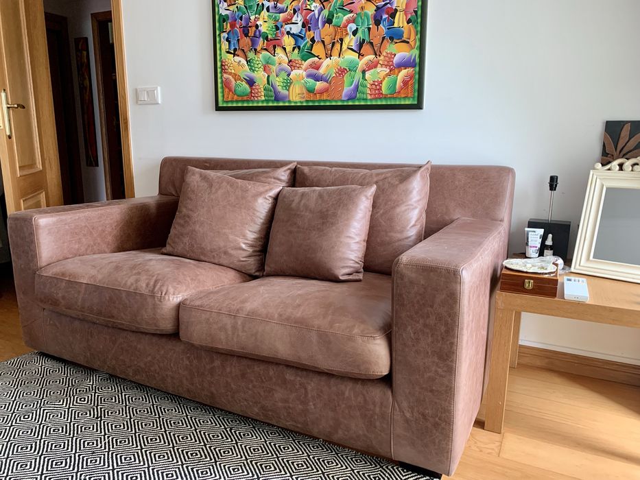 Sofá em pele 3 lugares