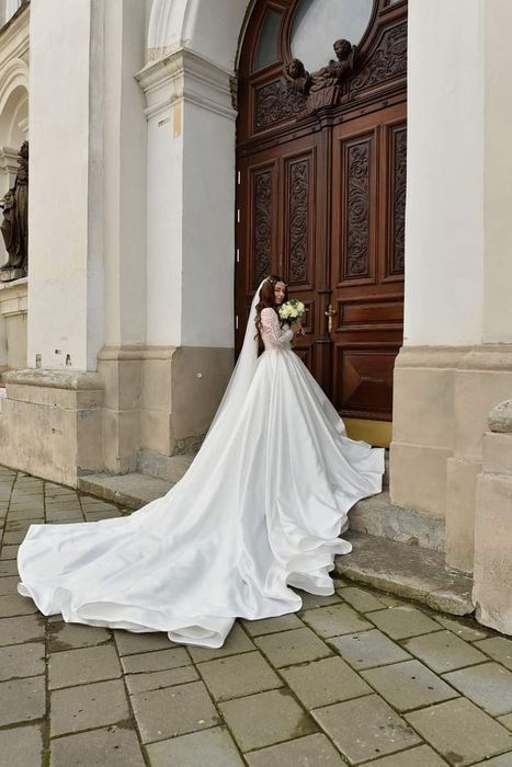 Весільна сукня для нареченої