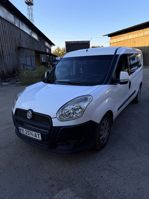 Fiat Doblo 2011 г 1,6 дизель пасажир maxi база