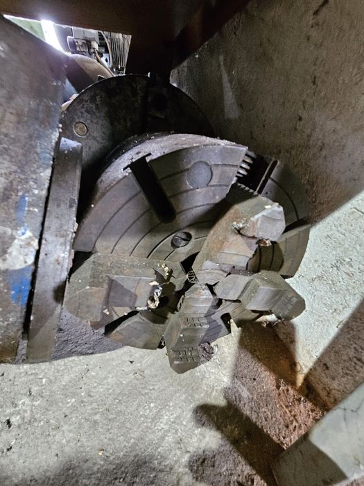 Duża tokarnia do metalu