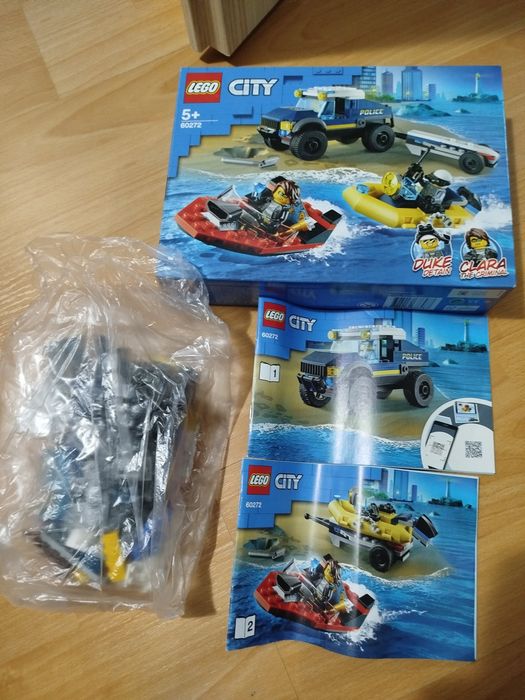LEGO City 60272 Transport łodzi policji specjalnej
