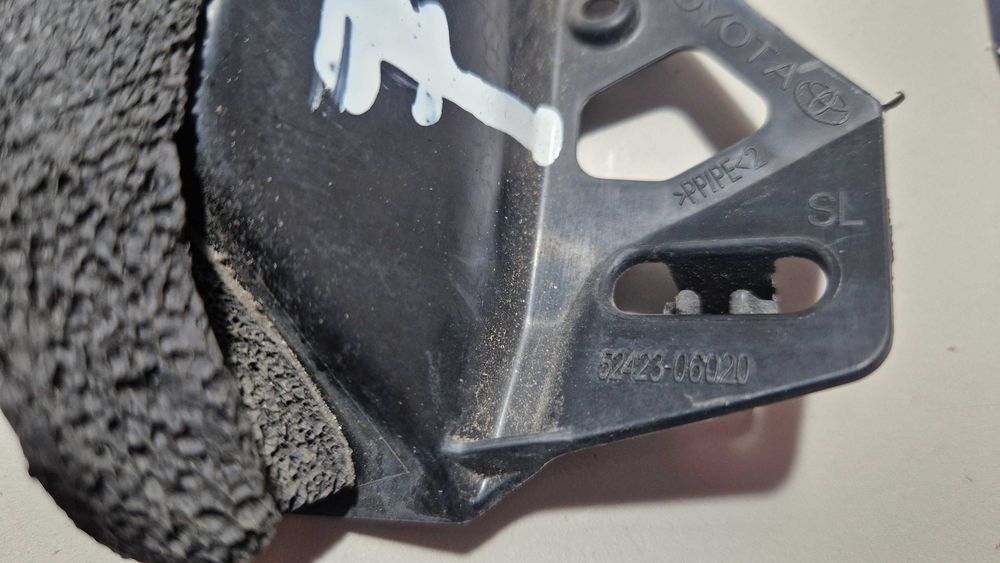 Крепление кріплення переднього бампера Toyota Camry 70 2018 2019 2020+