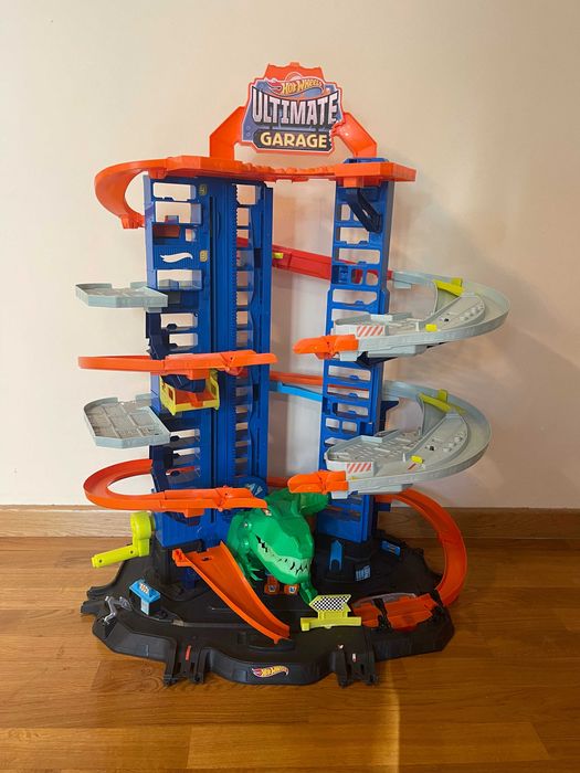 Hot Wheels Ultimate Garage – garaż z T-Rexem