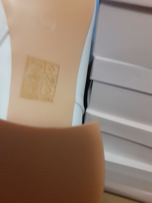 Nowe biale buty za kostke rozmiar 39 firmy boohoo
