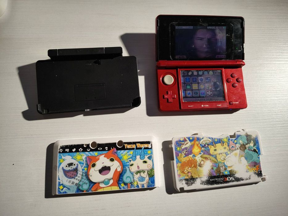 Nintendo 3DS прийнятний стан, SD в комплекті, можливий торг