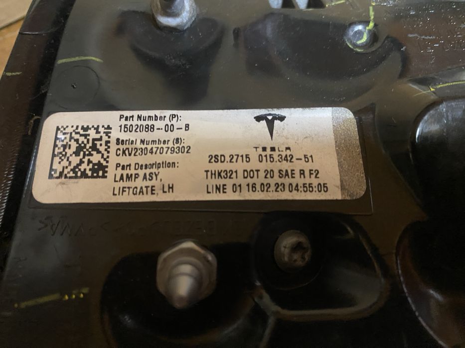 Фонарь (фара)  задній лівий Trsla Y 2023 року (4 pin) Америка