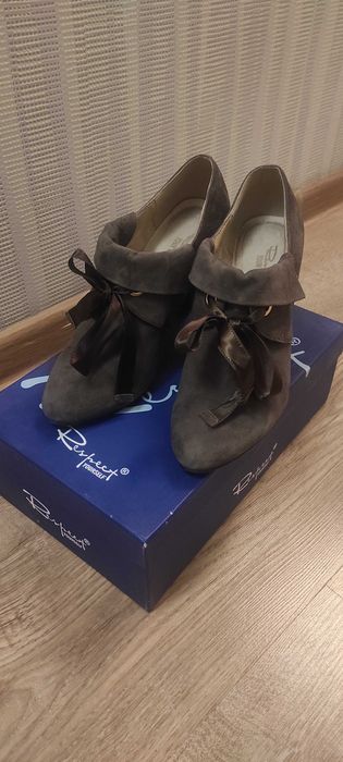 Продам классные туфли Respect