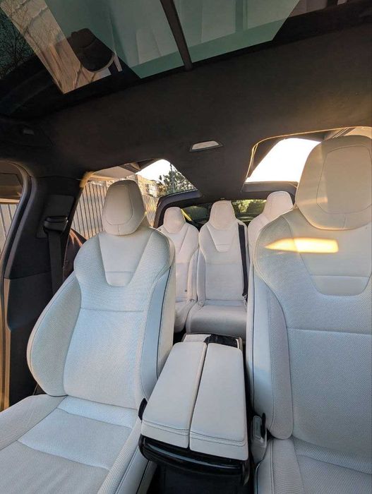 Продам власну Tesla model X 2017 року