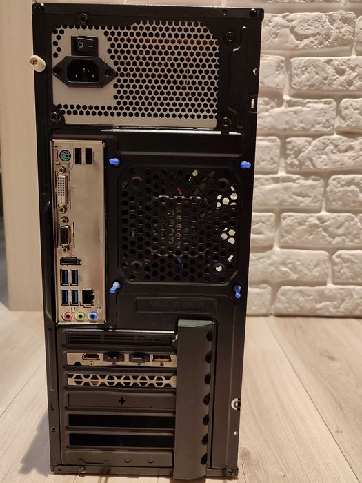 Komputer Ryzen 7 16x3.7 GHz/16GB DDR4/SSD/RX 570/Win10