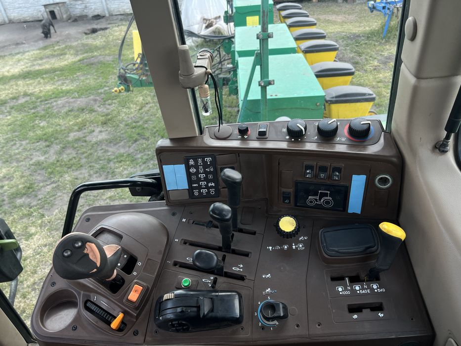 Продам John Deere 6920