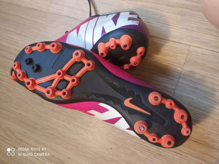 Бутси  бренд  NIKE