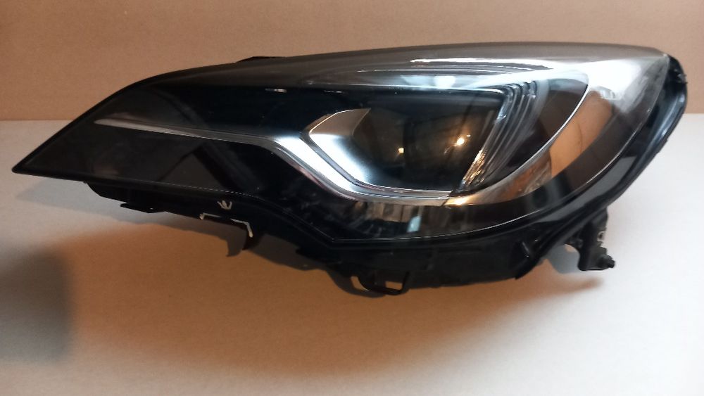 Lampa przednia lewa opel astra k