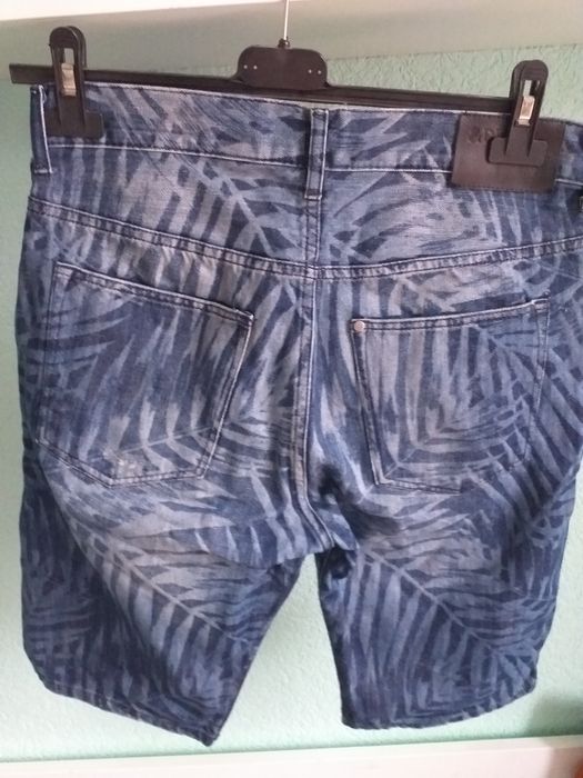 Krotkie spodenki chlopiece 170