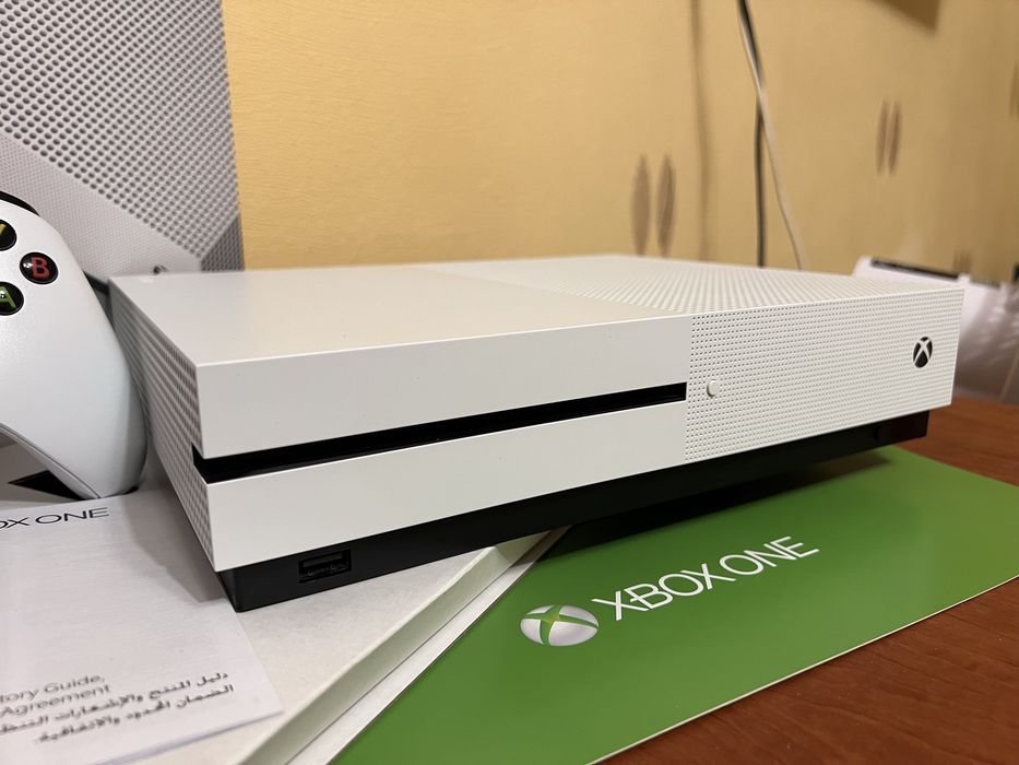 Ігрова консоль Xbox One S 1TB+ 1 геймпад+ коробка!