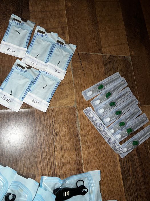 Zestaw do przekłuwania/piercingu