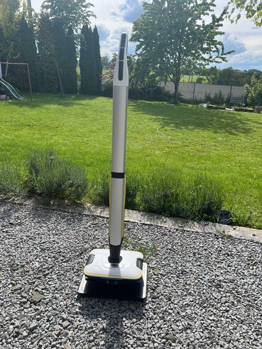 Mop elektryczny KARCHER FC 7 Signature Line (z LED) + akcesoria