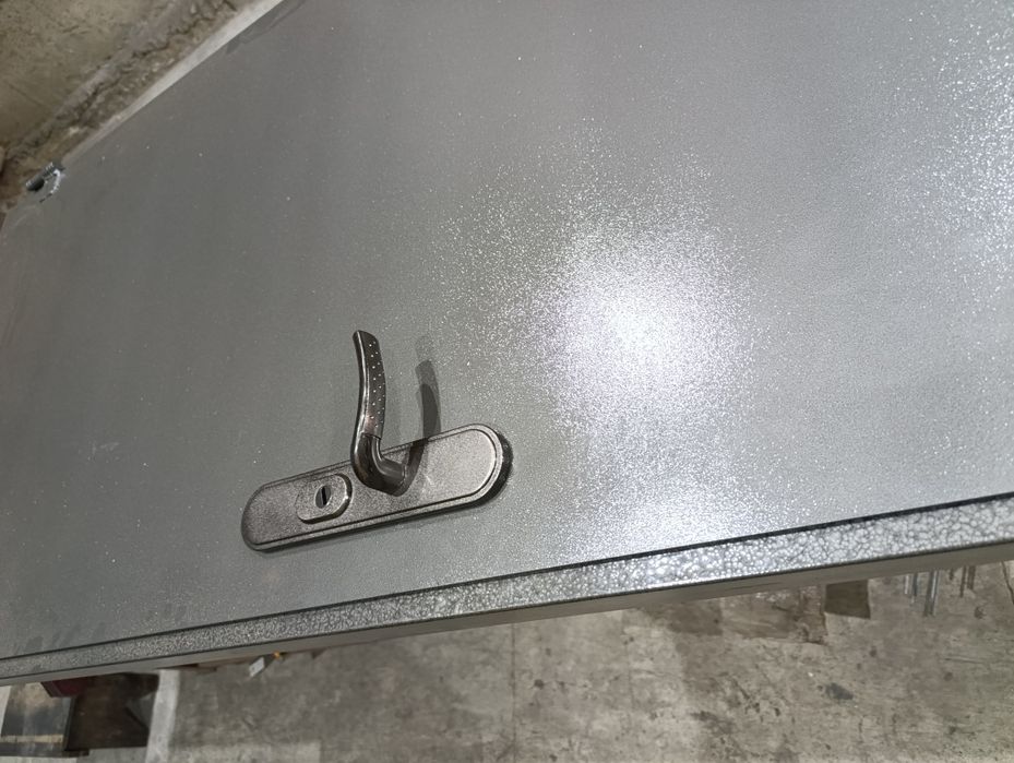 Південноукраїнськ.Продам двери металлические 2040/90