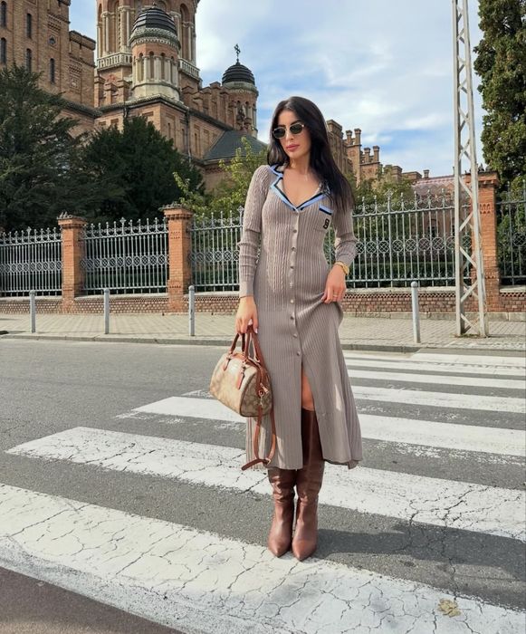 Сукня з комірцем для дівчинки