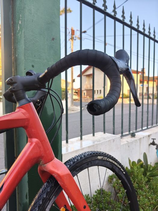 Bicicleta gravel Giant revolt 1