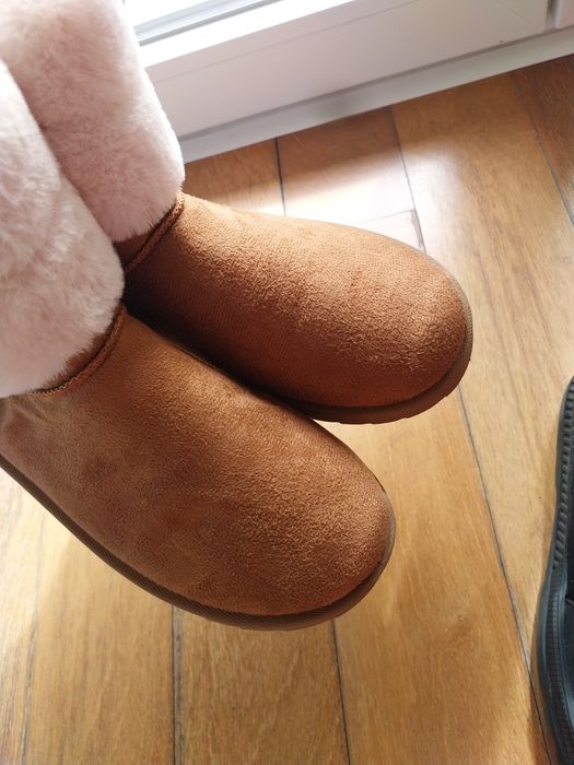 Dois pares de botas menina | umas de pêlo e outras Zara