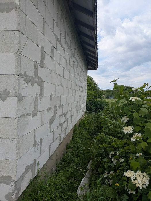 Продається БЕЗ КОМІСІЇ ТЕРМІНОВО недобудований будинок для тих, хто мр