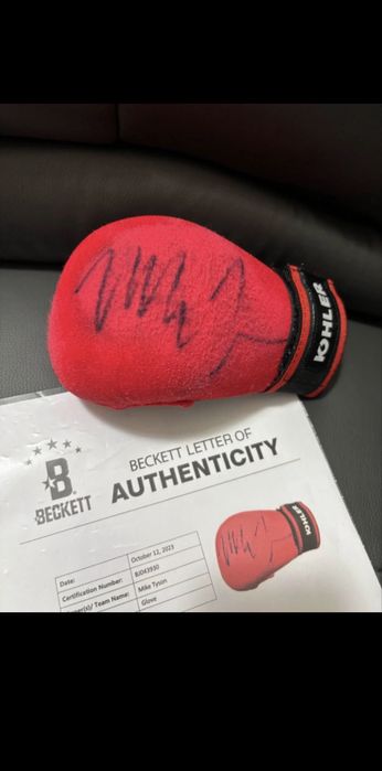 Mike tyson luva assinada e certificada