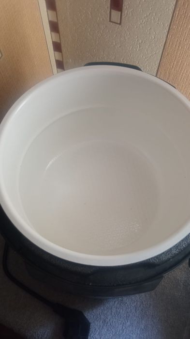 Продам мультиварку Rotex repc76-b
