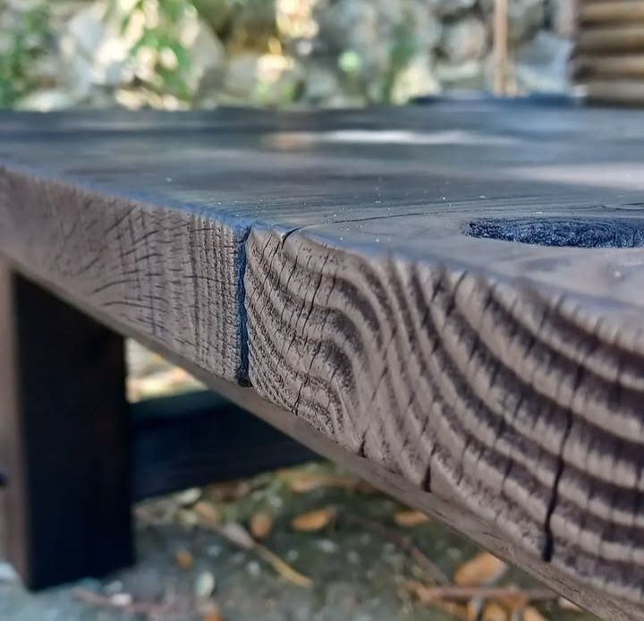 Mesa de Centro Rústica em Pinho Maciço - Shou Sugi Ban