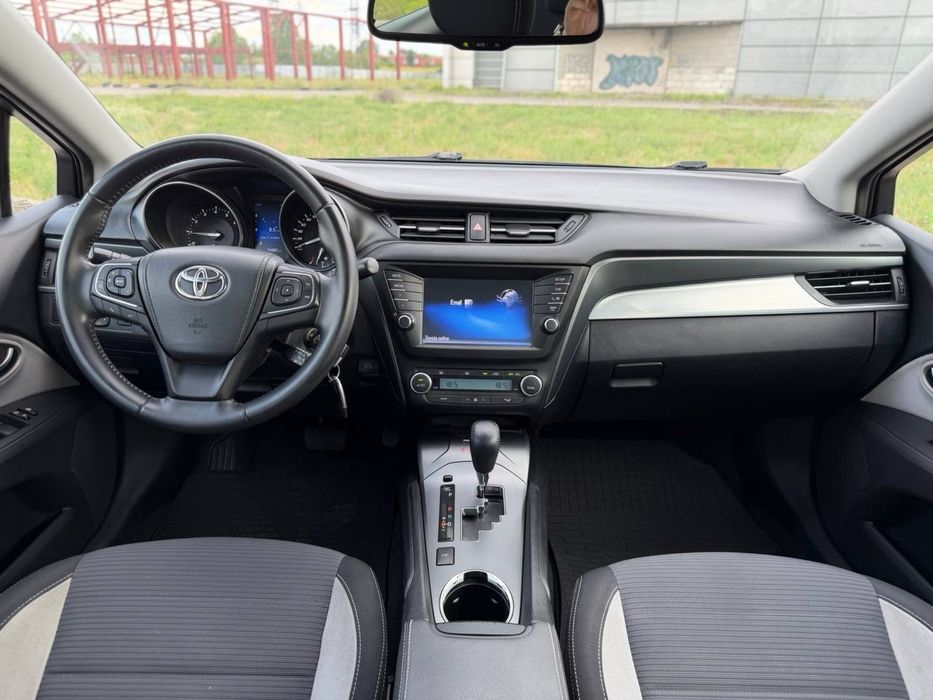 Toyota Avensis 2016
