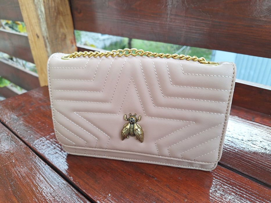 Продається сумочка  з золотим ланцюжком JAMIE