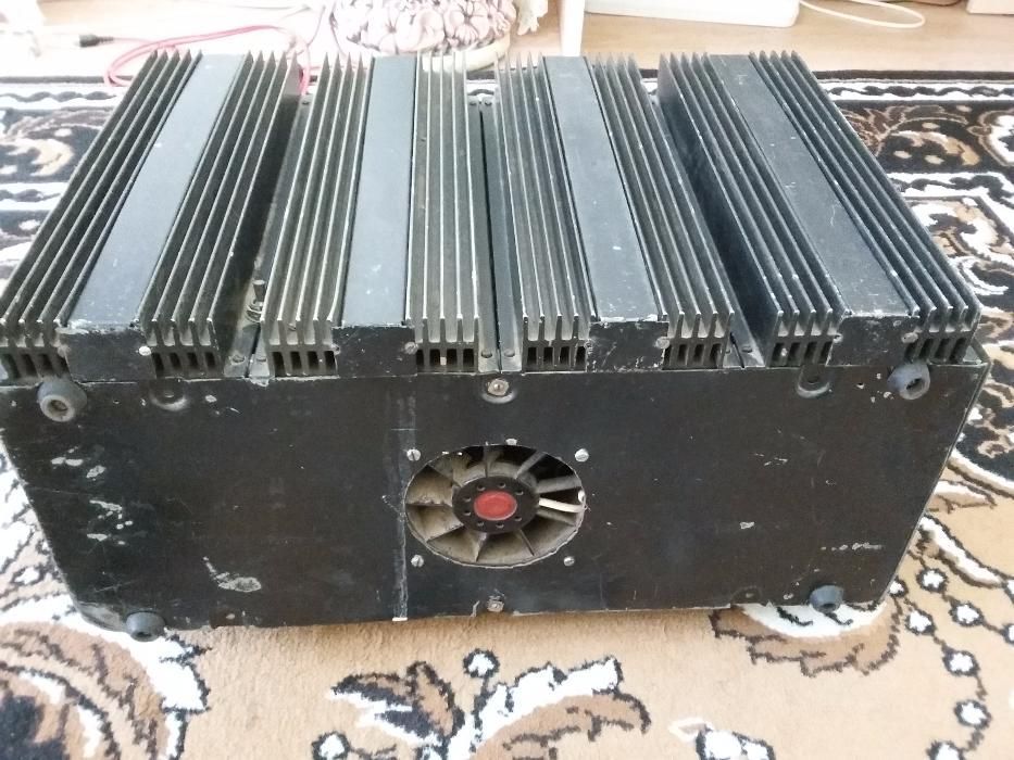 Усилитель мощности 4 по 280 ватт.